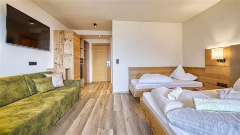 The family hotel in Schenna for creative nature lovers.